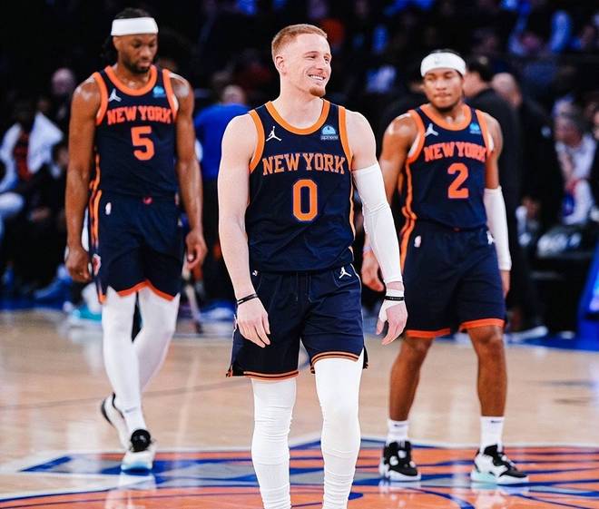 九游-纽约尼克斯关键时刻防线松动，志在欧联名次提升，球迷炸锅，训练强度明显提升的简单介绍