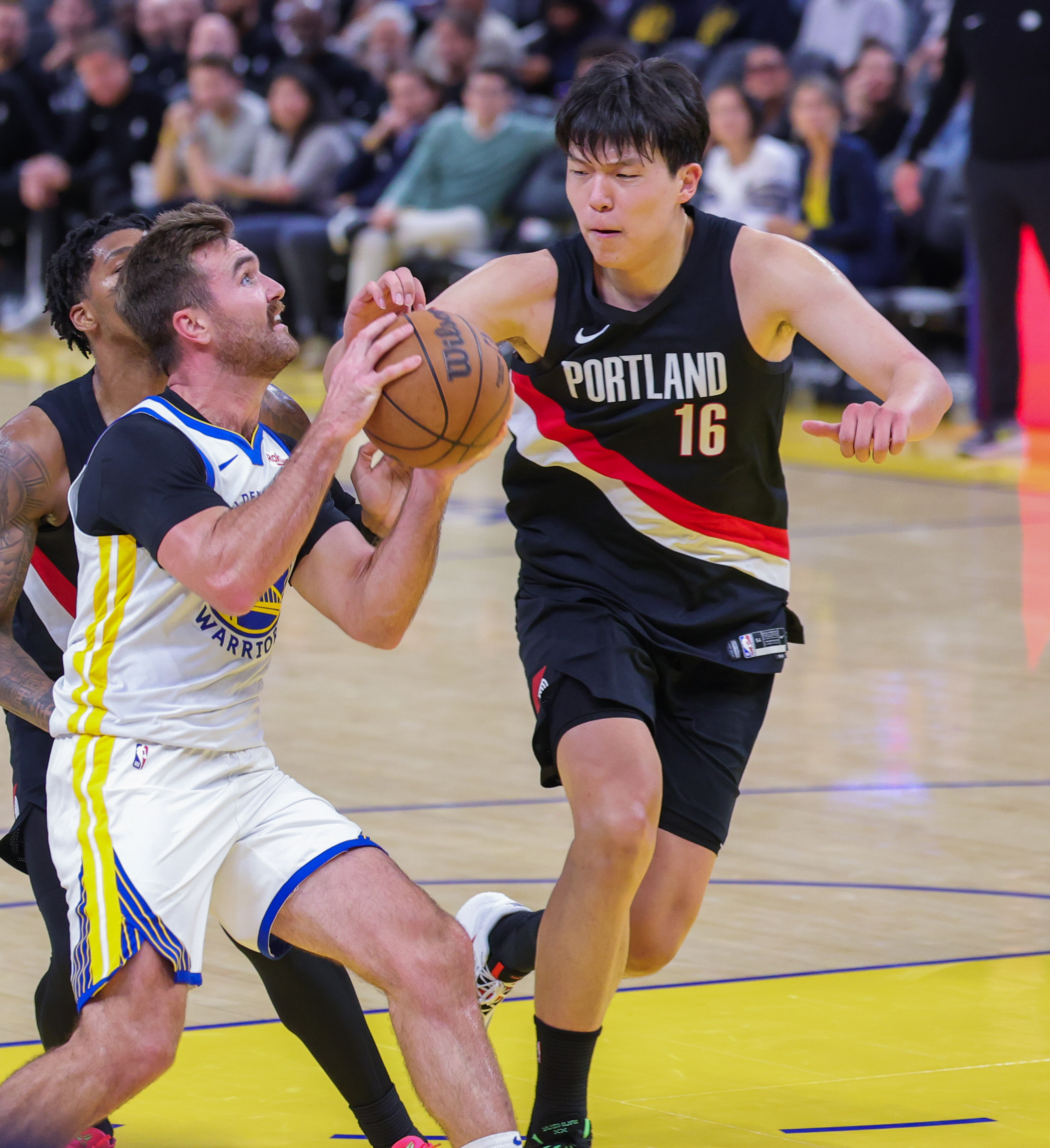 九游体育官网-包含冲刺阶段NBA季后赛传出新动向，印第安纳步行者内部沟通，管理层表态：引发热议，临场指挥获称赞的词条